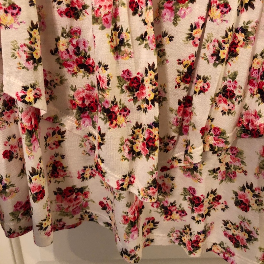 Floral Modern Top - Picture 2 of 3